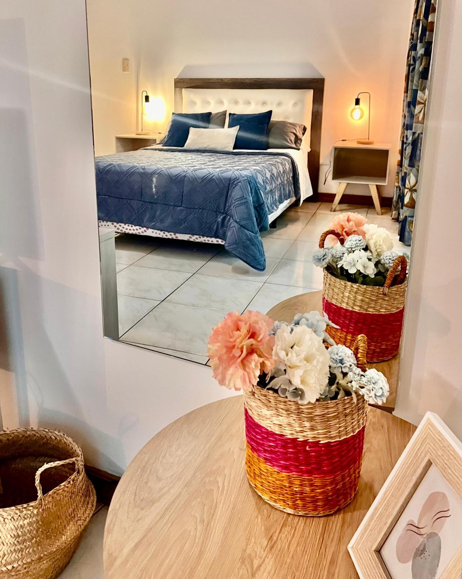 Mendoza Suites 3 -Parking Disponible- Eksteriør billede